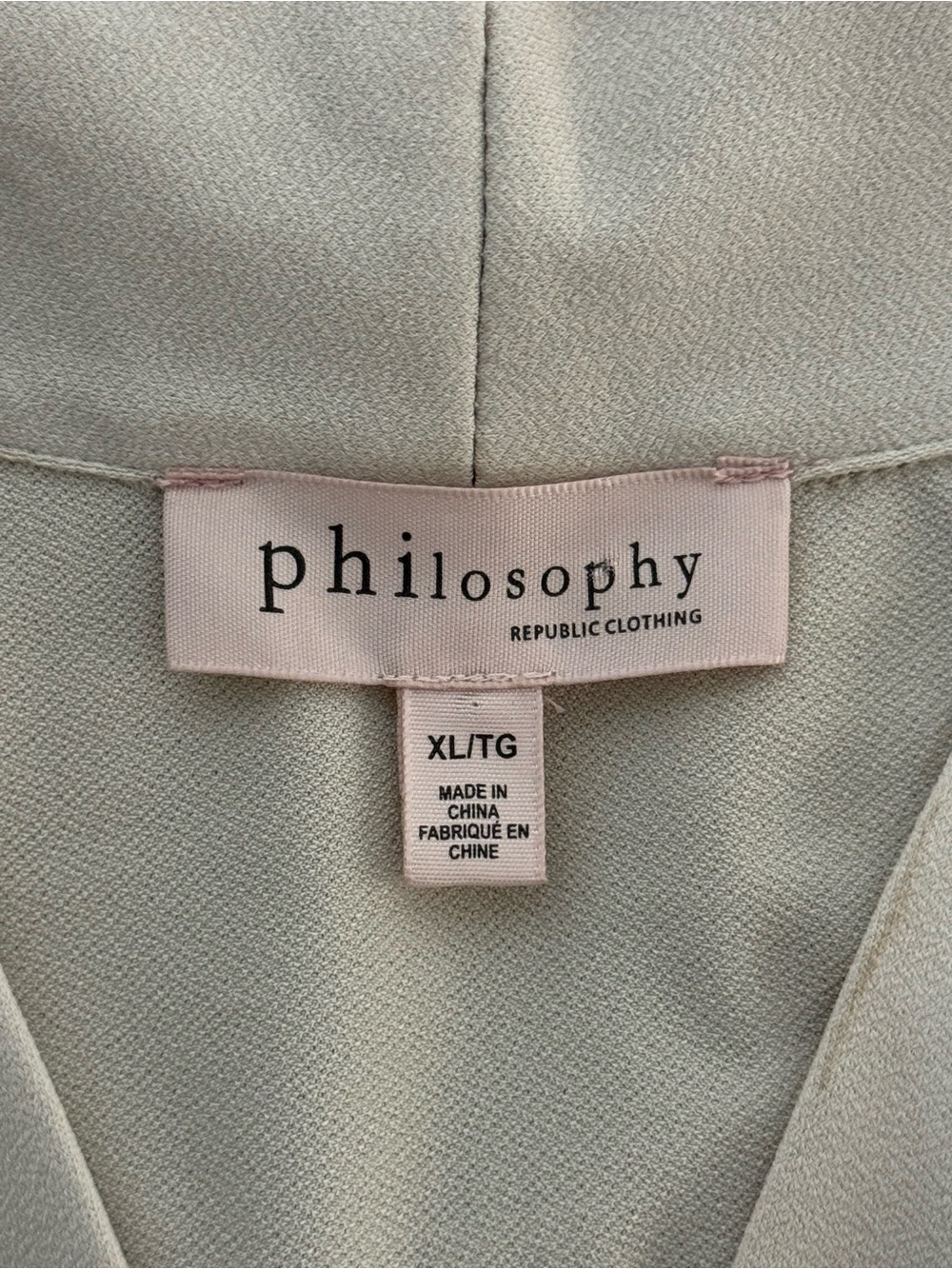 Philosophy Beige Short Sleeve Drape V-Neck Top, Size XL - Picture 6 of 7